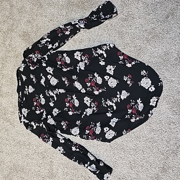 EMPYRE button down - Picture 5 of 5
